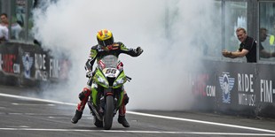 Потрясающий Сайкс на своем Ninja ZX-10R всего на пол-очка от титула!