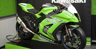 Видео: запуск гоночного мотоцикла Ninja ZX-10R